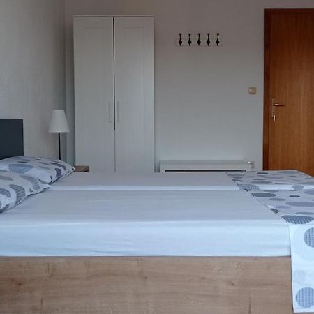 Studio Apartment With Balcony Trogir Luaran gambar