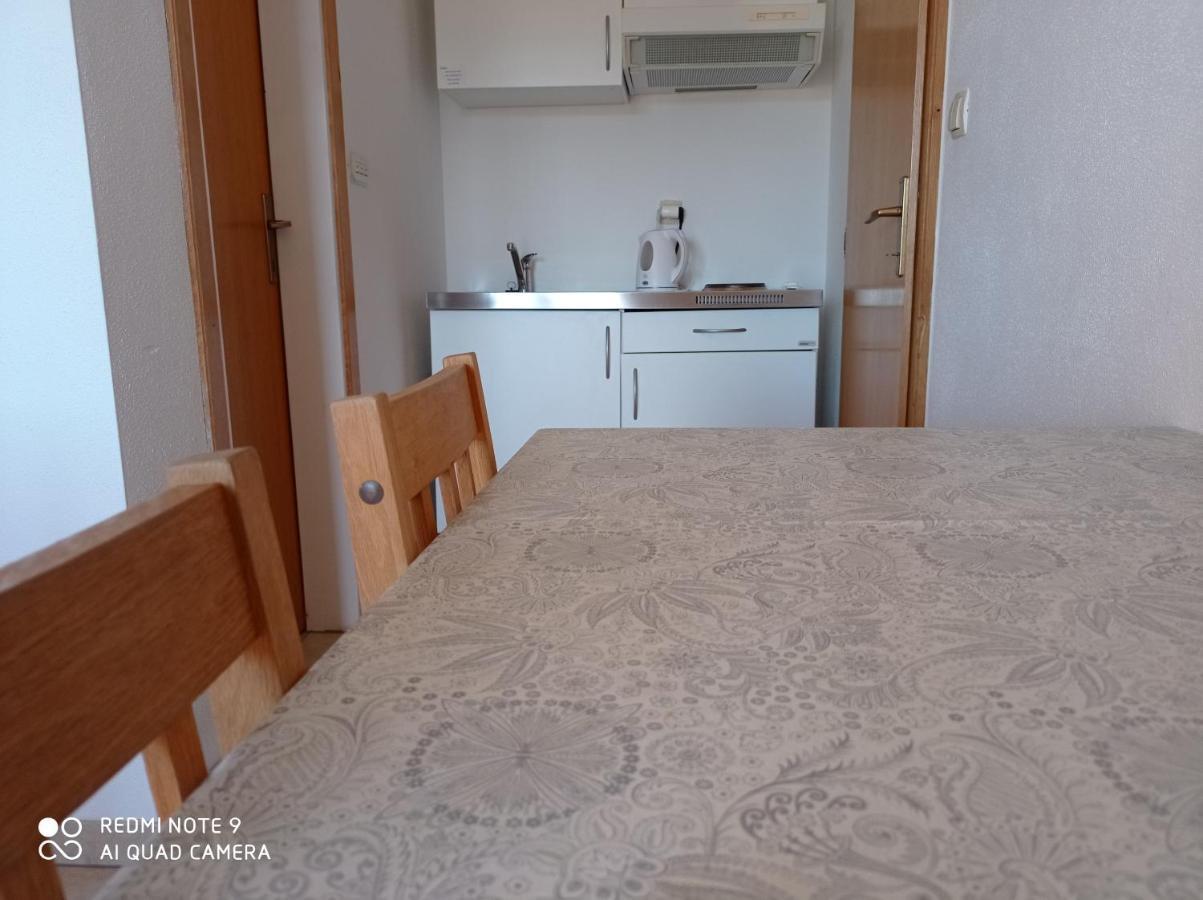 Studio Apartment With Balcony Trogir Luaran gambar