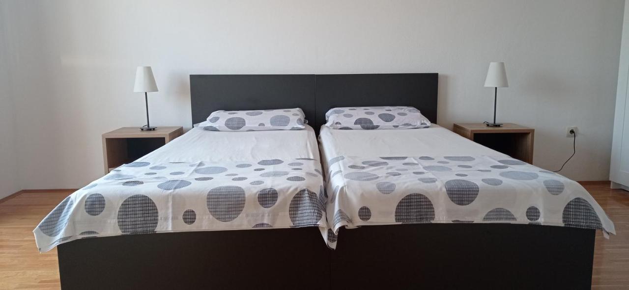 Studio Apartment With Balcony Trogir Luaran gambar