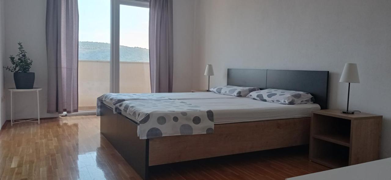 Studio Apartment With Balcony Trogir Luaran gambar